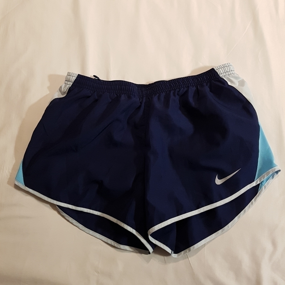 Nike women's size Medium 3 blue shades shorts with liners